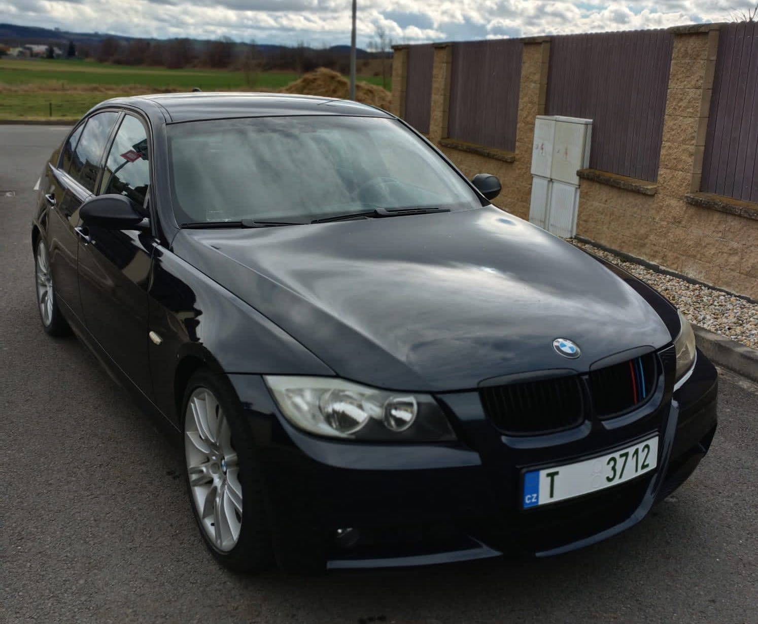 bmw-e90-320i-127kw-od-hanzos-3-min